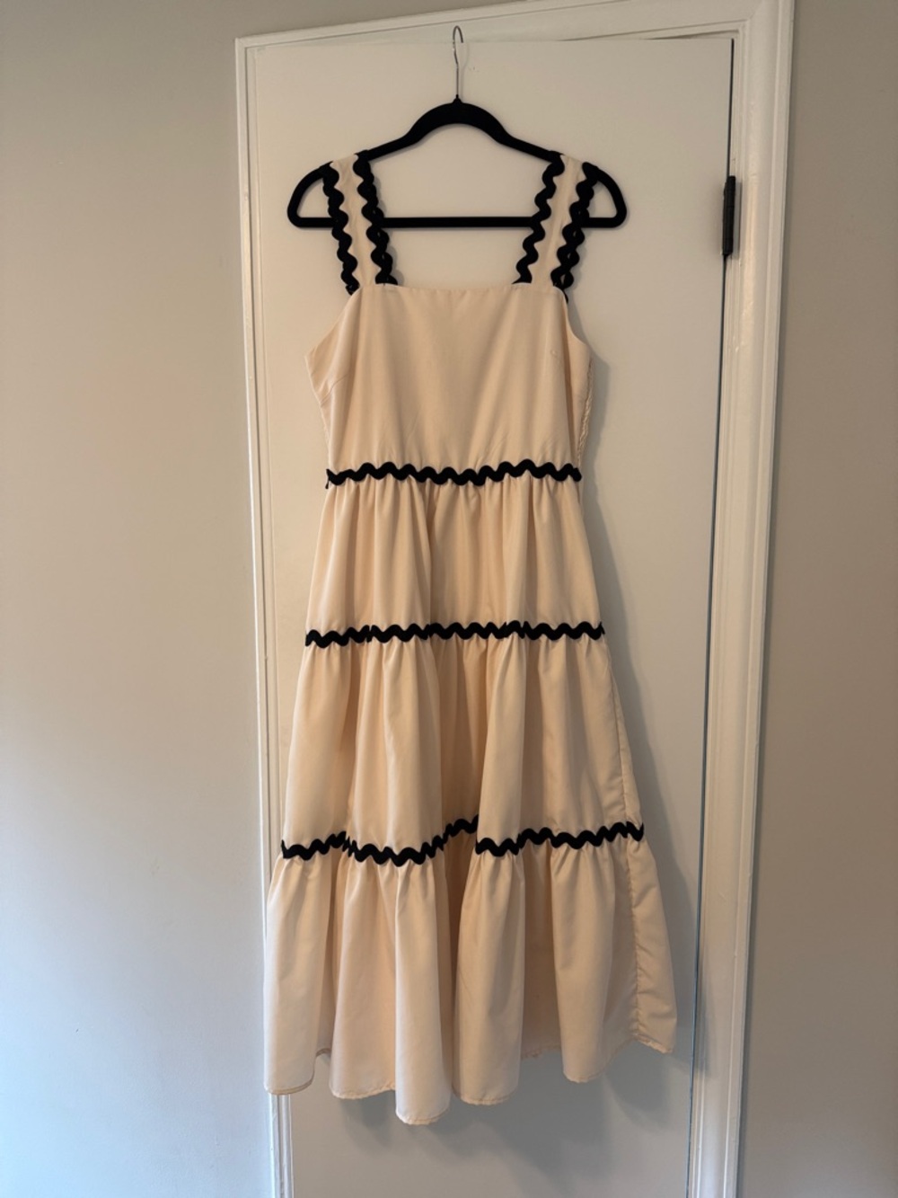 entro Cream Tiered Midi Dress with Black Rickrack Trim